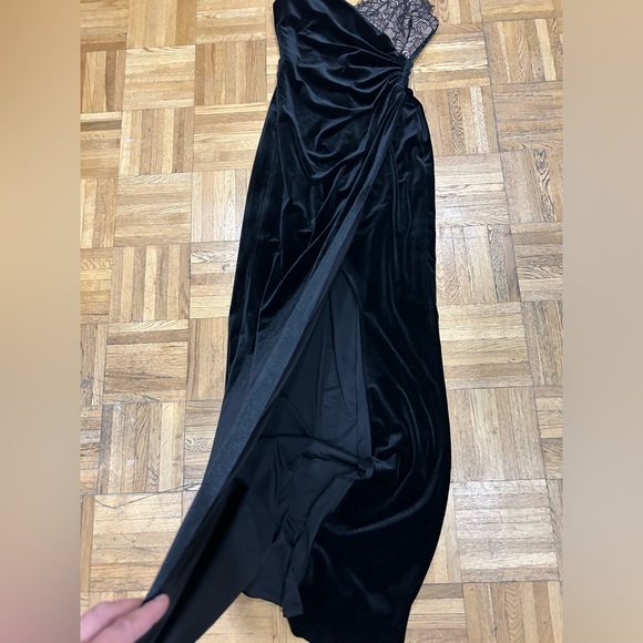 BCBGMaxAzria dress size XS - Picture 4 of 7